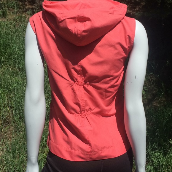 Burberry Golf Full Zip Vest with Hood - Picture 4 of 8